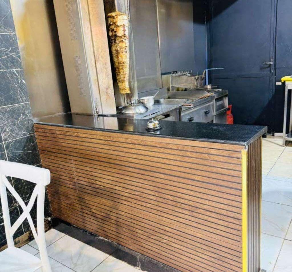 مطعم للبيع كامل