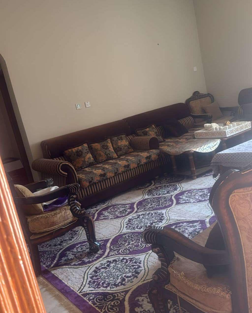 فلة للبيع (