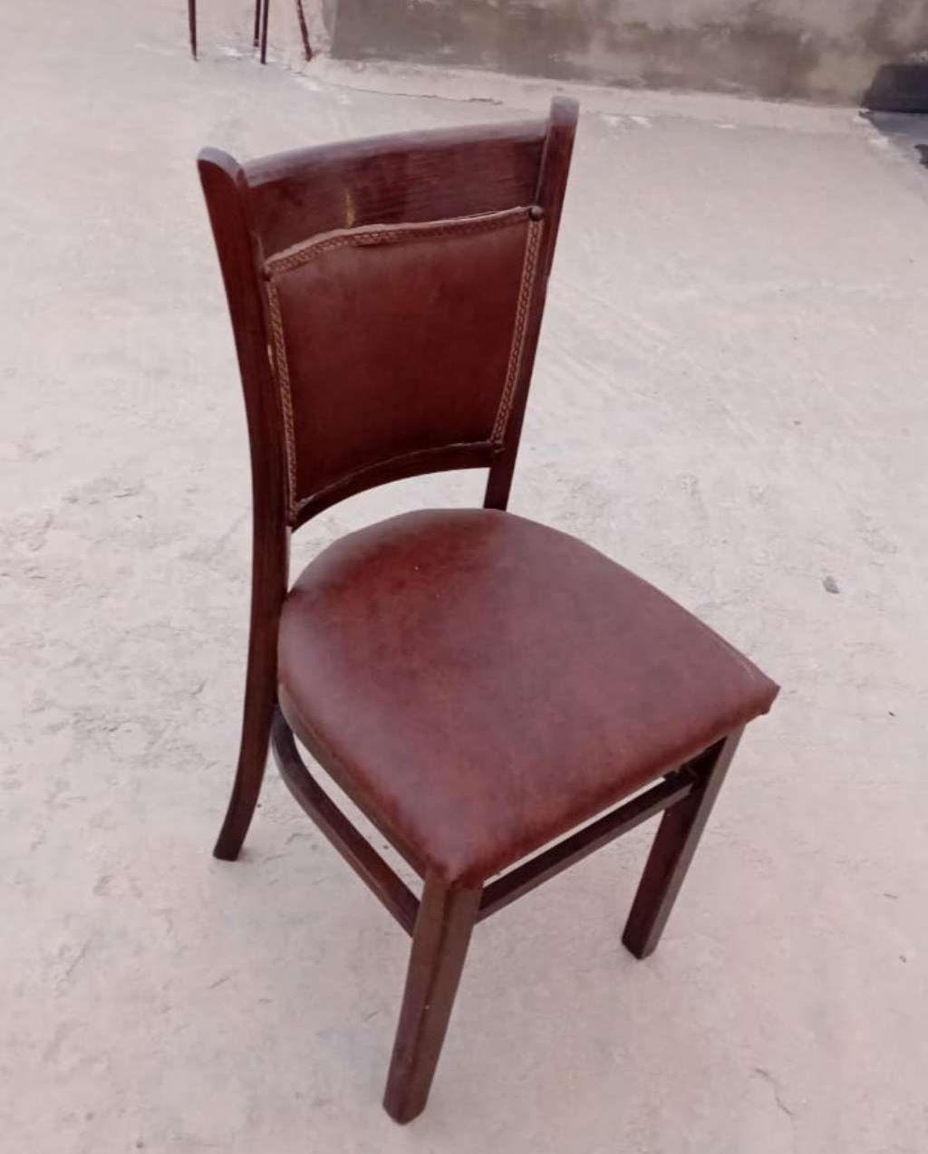 كراسي عددهم 6