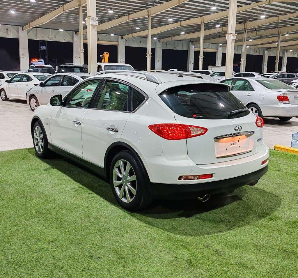 2015 إنفينيتي QX50