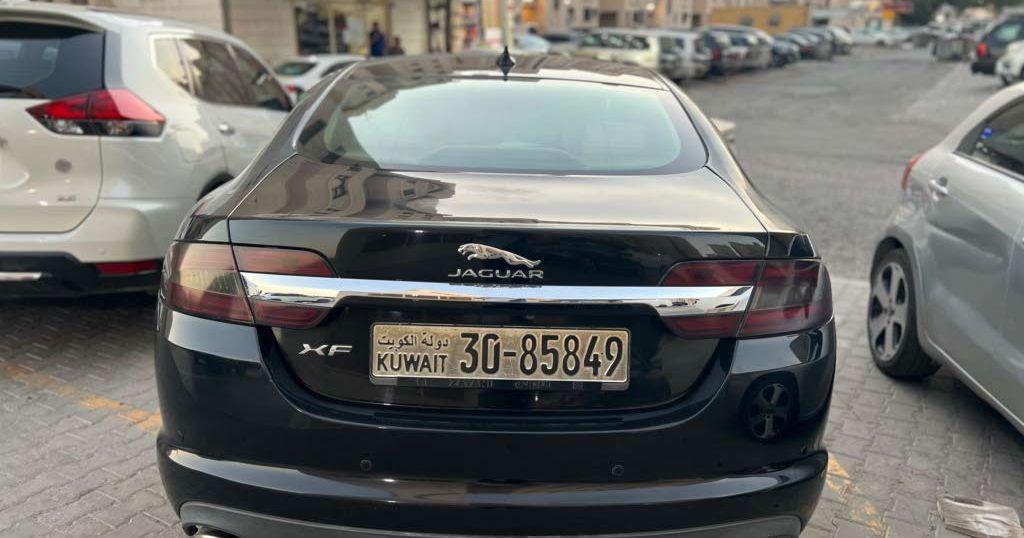 2015 جاكوار XF