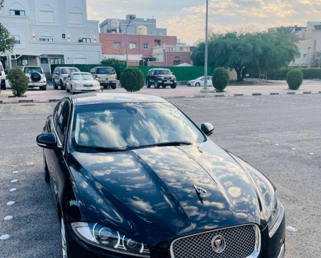2015 جاكوار XF