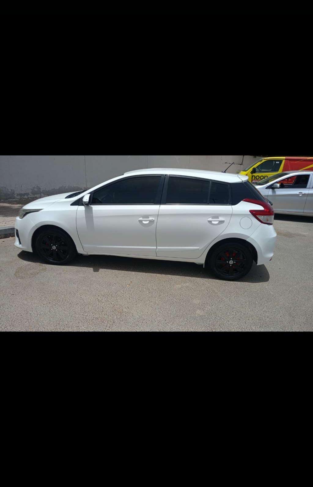 2015 تويوتا يارس