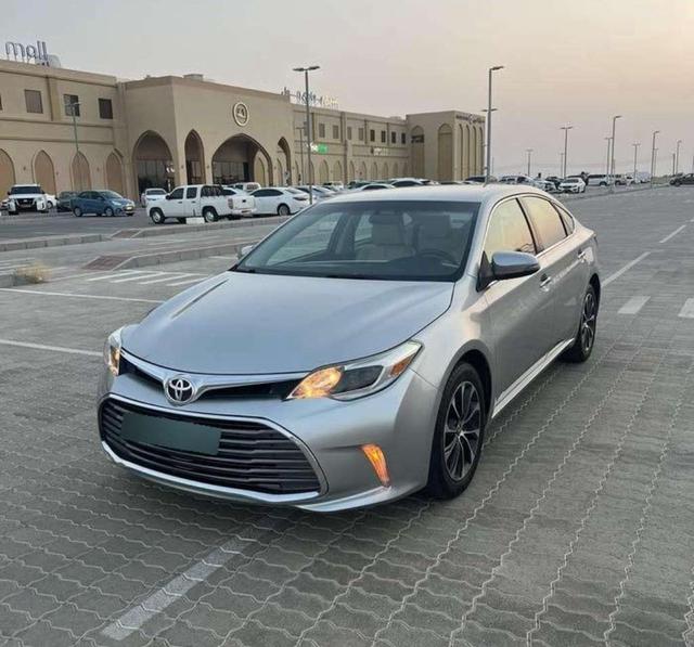 تويوتا افالون XLE