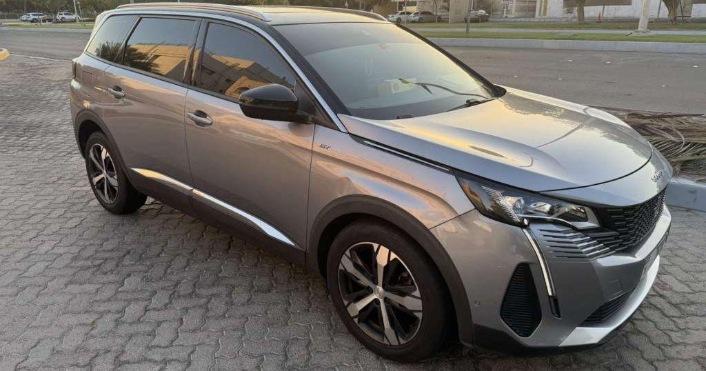 2022 بيجو 5008