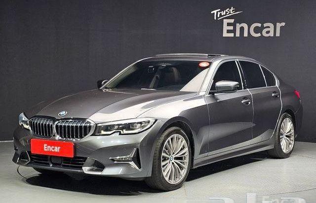 320i - BMW