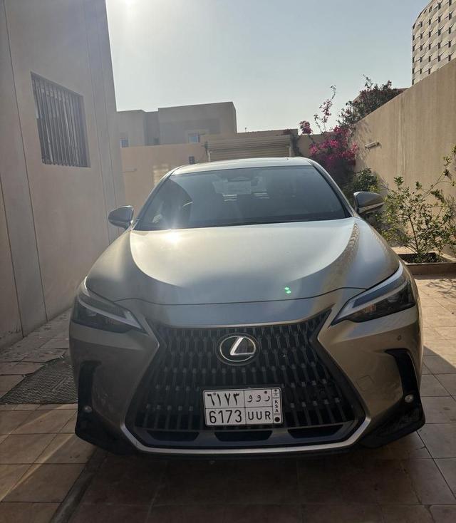 لكزس NX2025 350