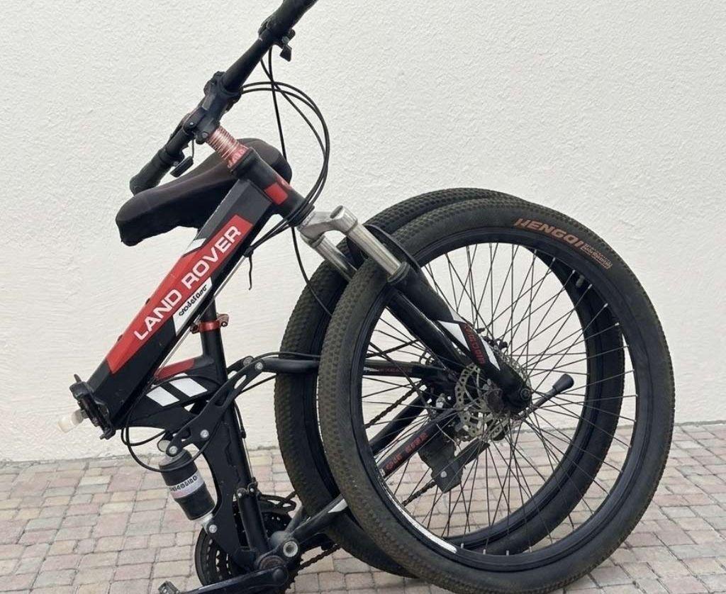 Land Rover foldable