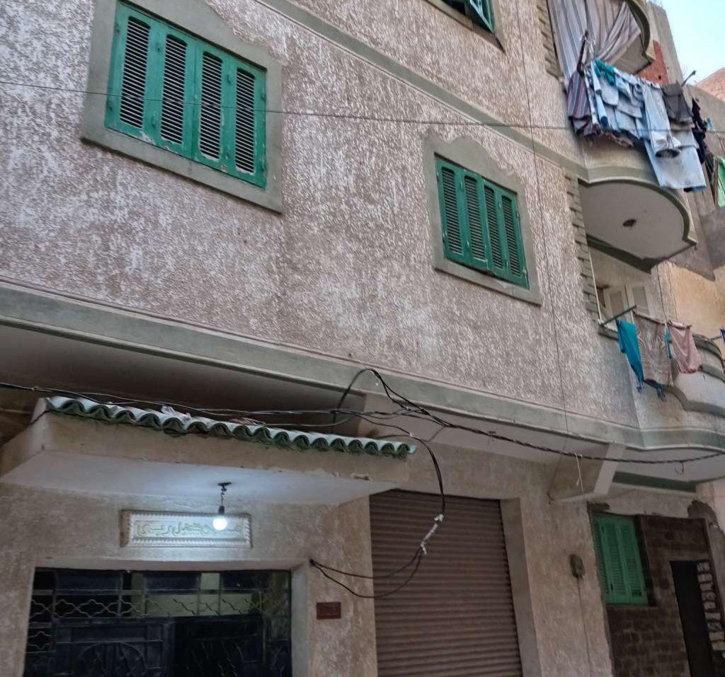 3 شقق للبيع