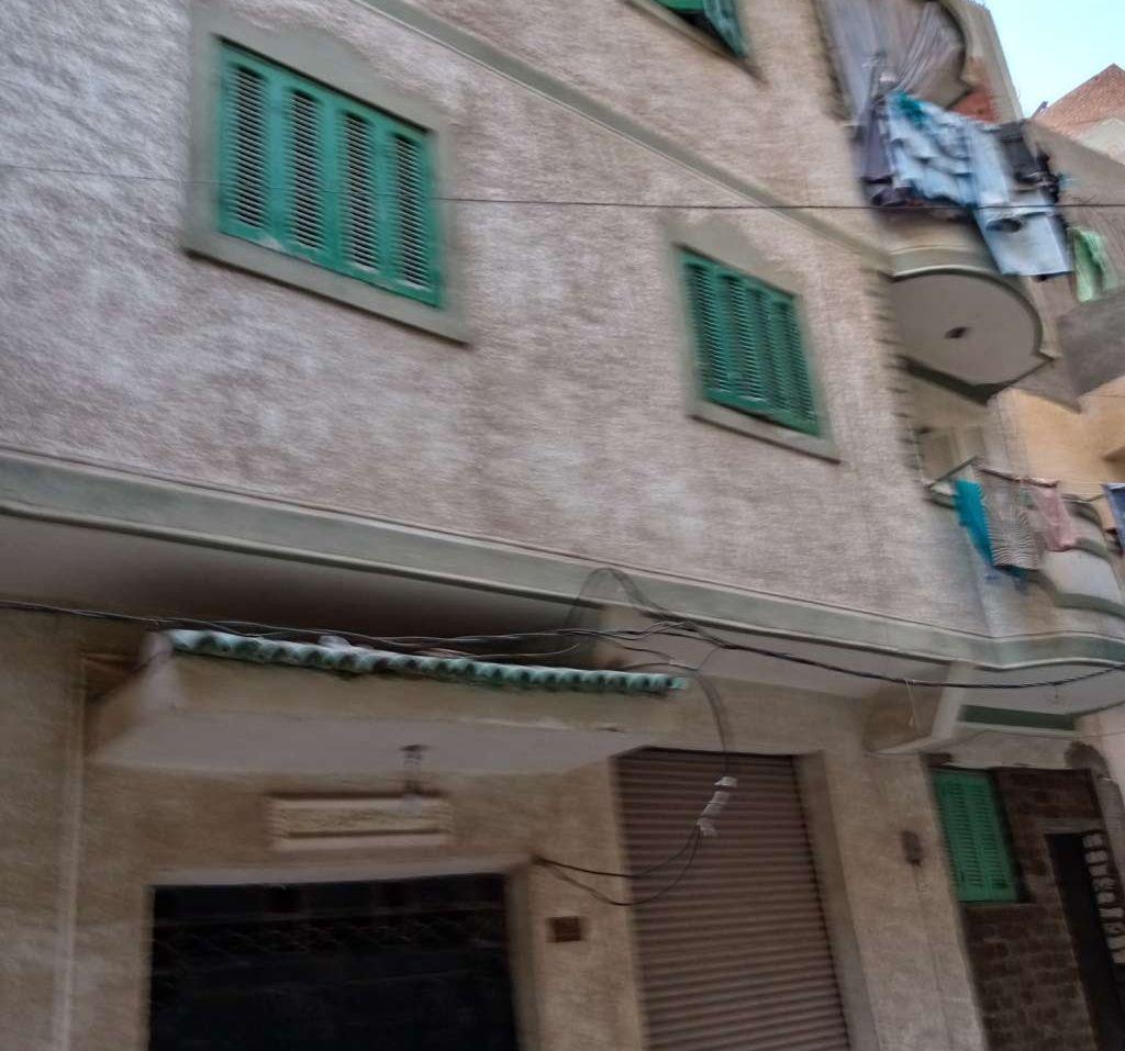 3 شقق للبيع