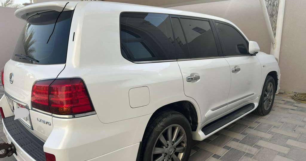 2010 لكزس LX