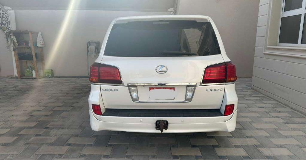 2010 لكزس LX