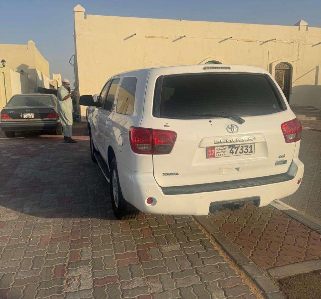 2010 تويوتا سيكويا