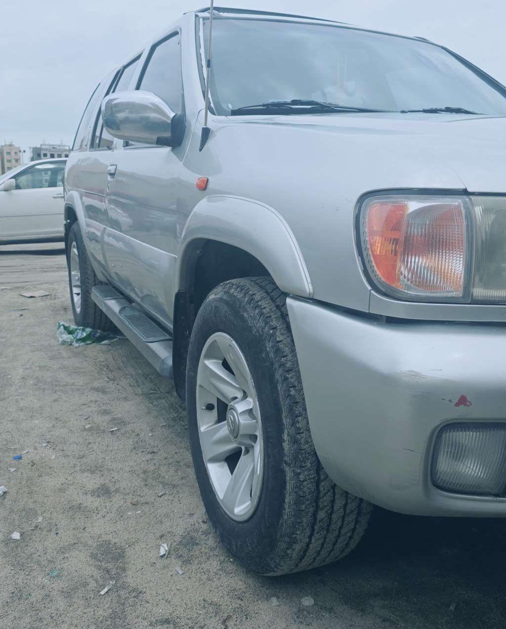 نيسان باثفايندر 2004