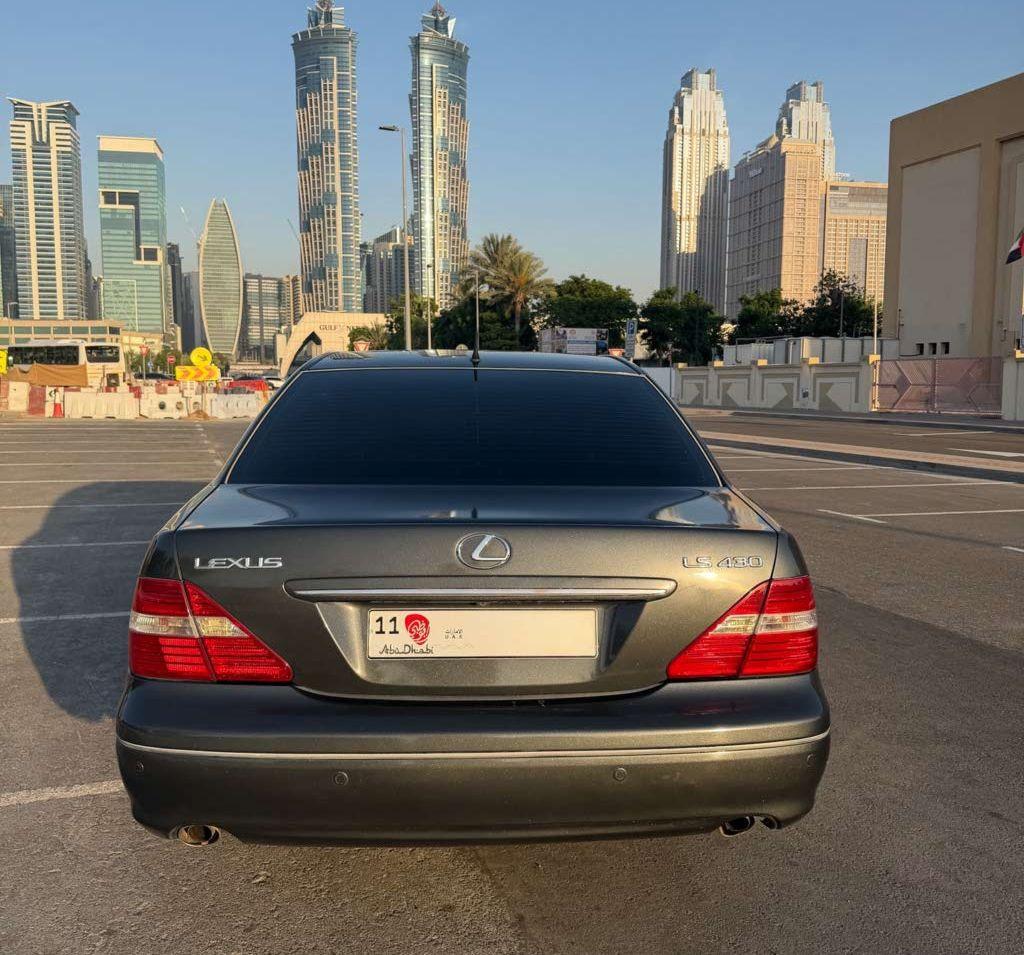 2004 لكزس LS
