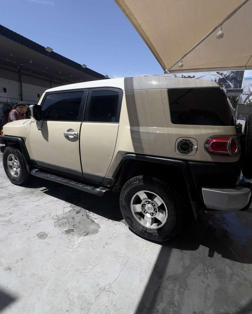 2010 تويوتا FJ
