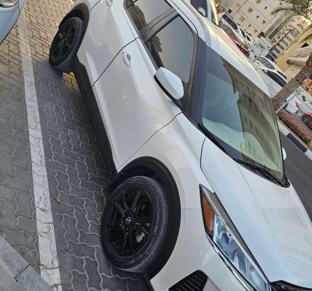 نيسان كيكس SV