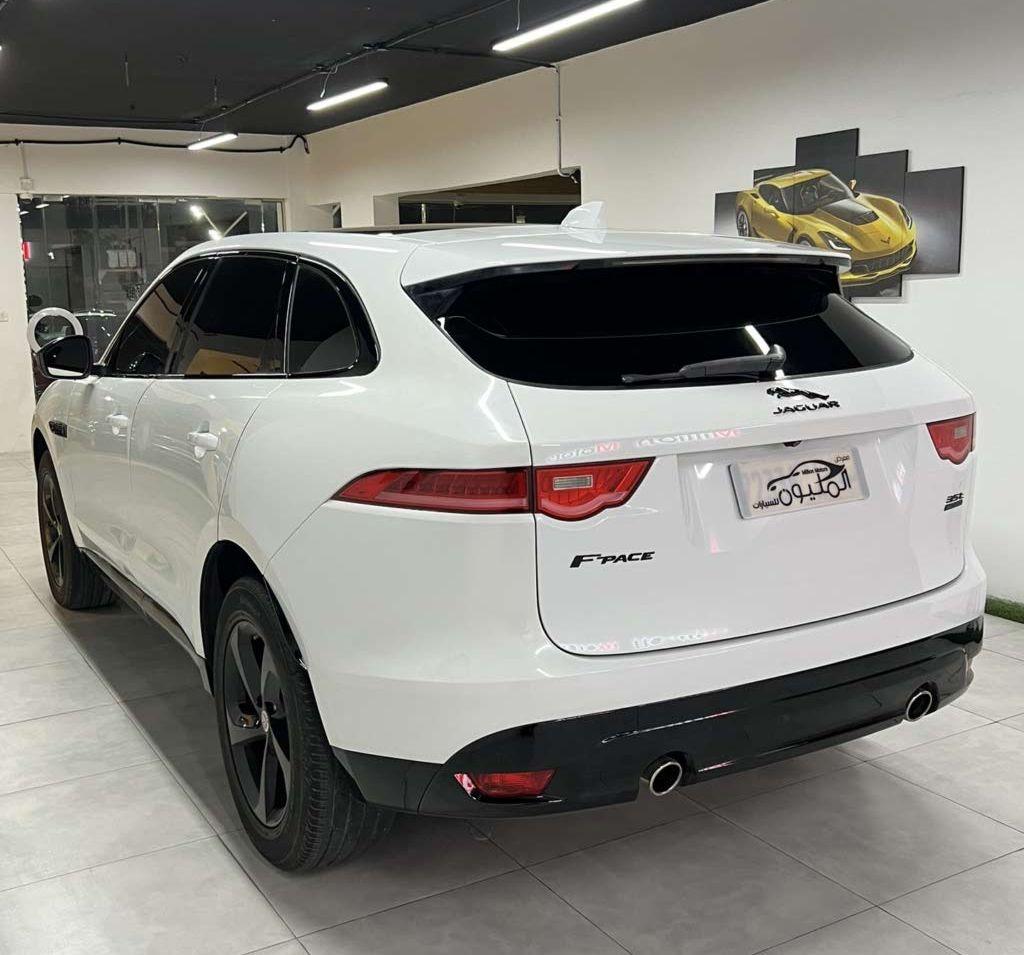 2017 جاكوار F-Pace