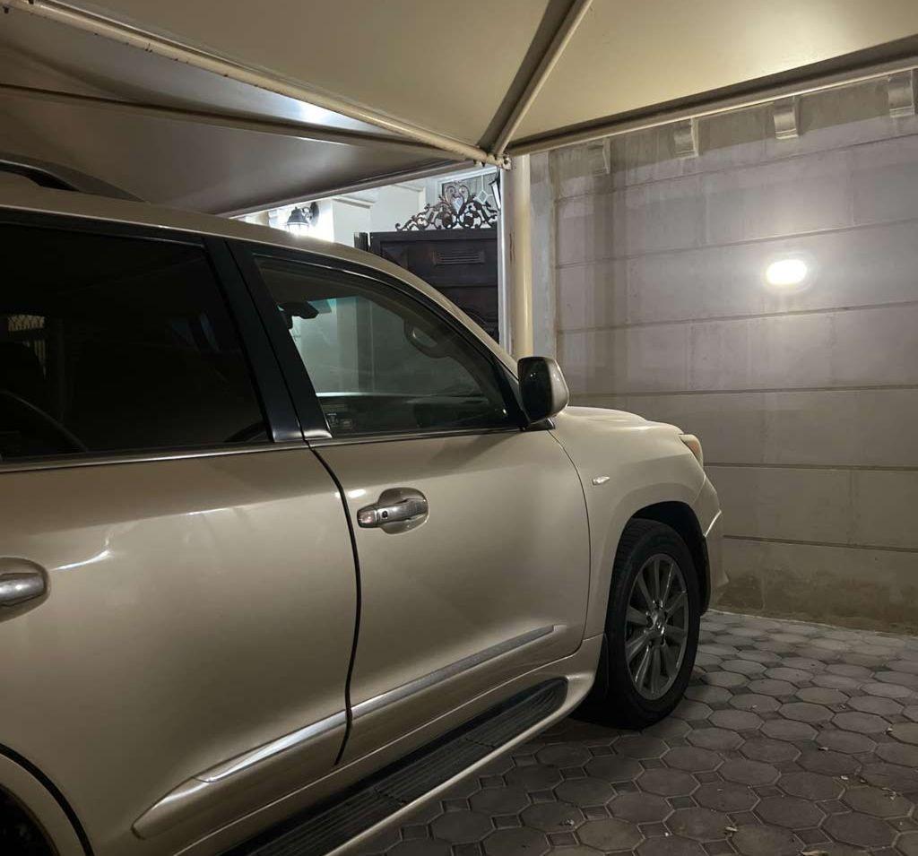 2011 لكزس LX