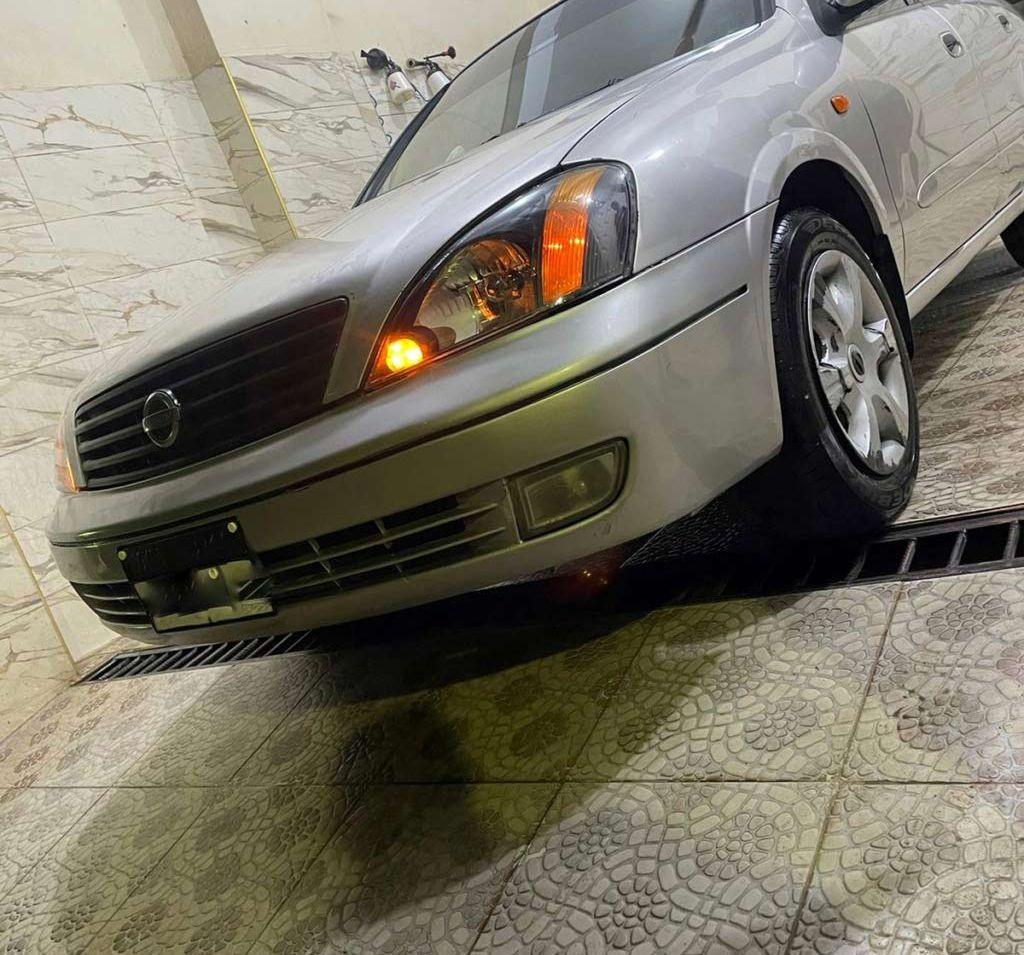 2010 نيسان صني