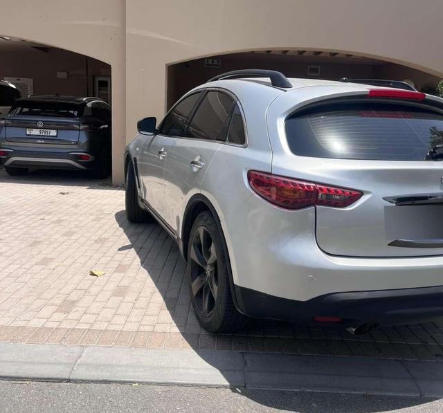 2015 إنفينيتي QX70