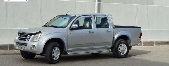 إيسوزو D-Max 2010