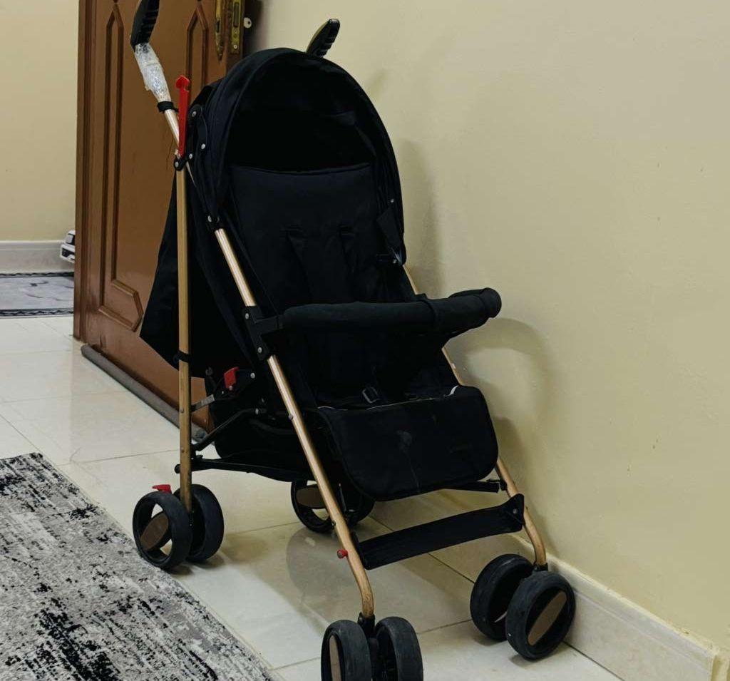 عربة اطفال ماركة