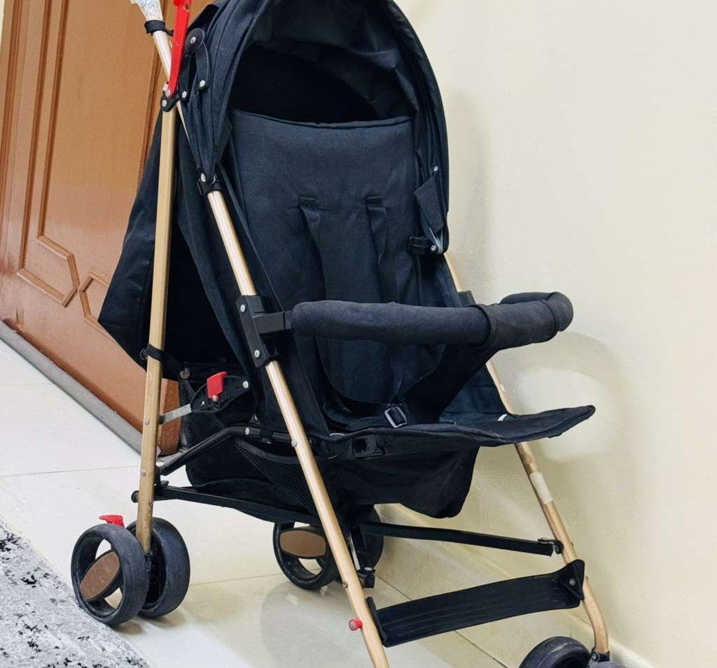 عربة اطفال ماركة