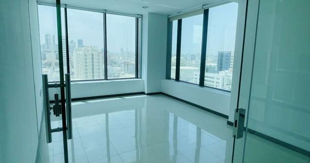 COMMERCIAL OFFICE SPACE