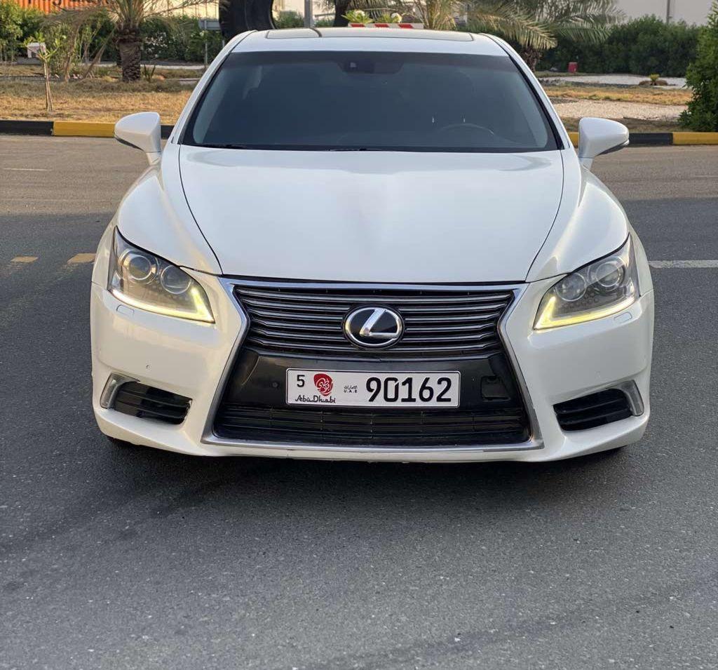 2013 لكزس LS