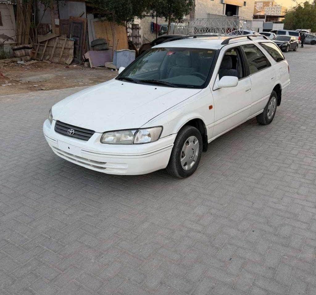 2001 تويوتا كامري