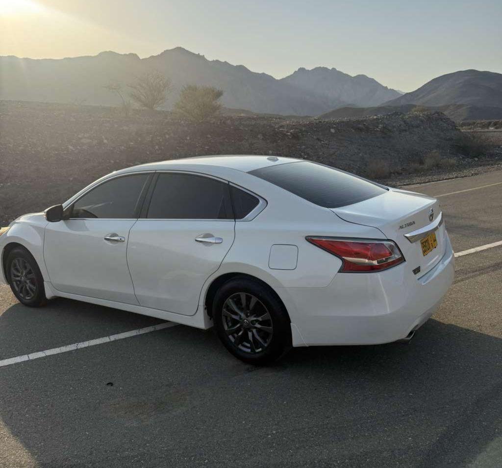 2015 نيسان التيما