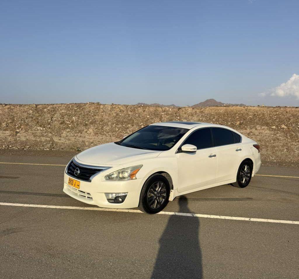 2015 نيسان التيما