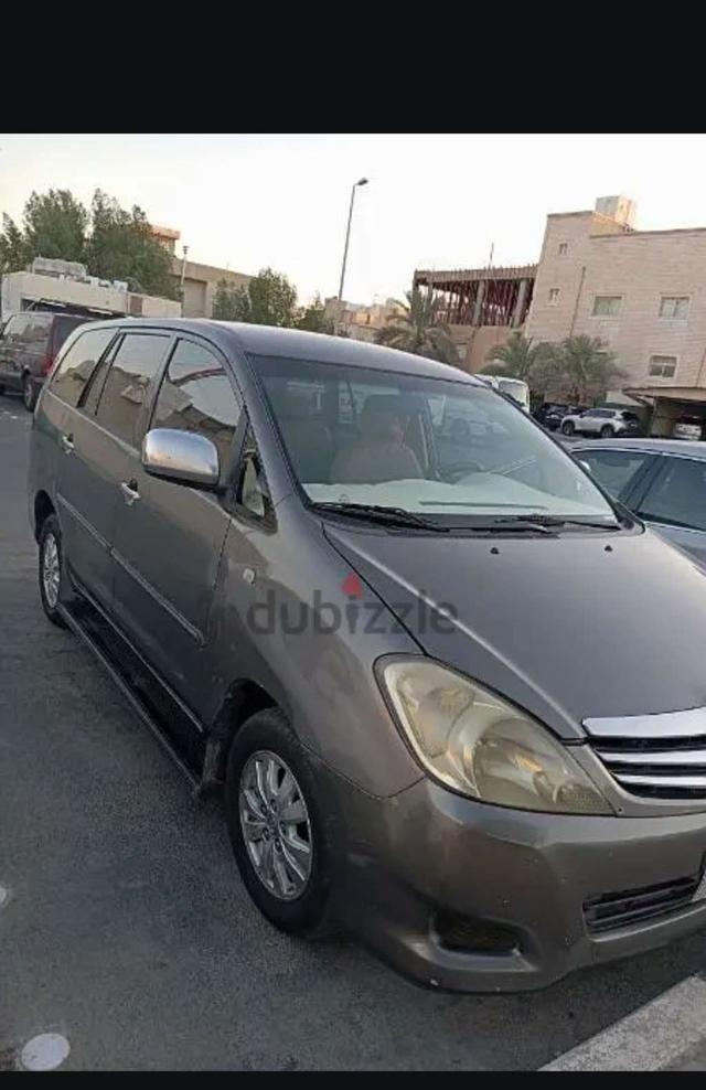2011 تويوتا انوفا