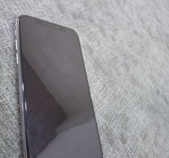ايفون xs بحالة