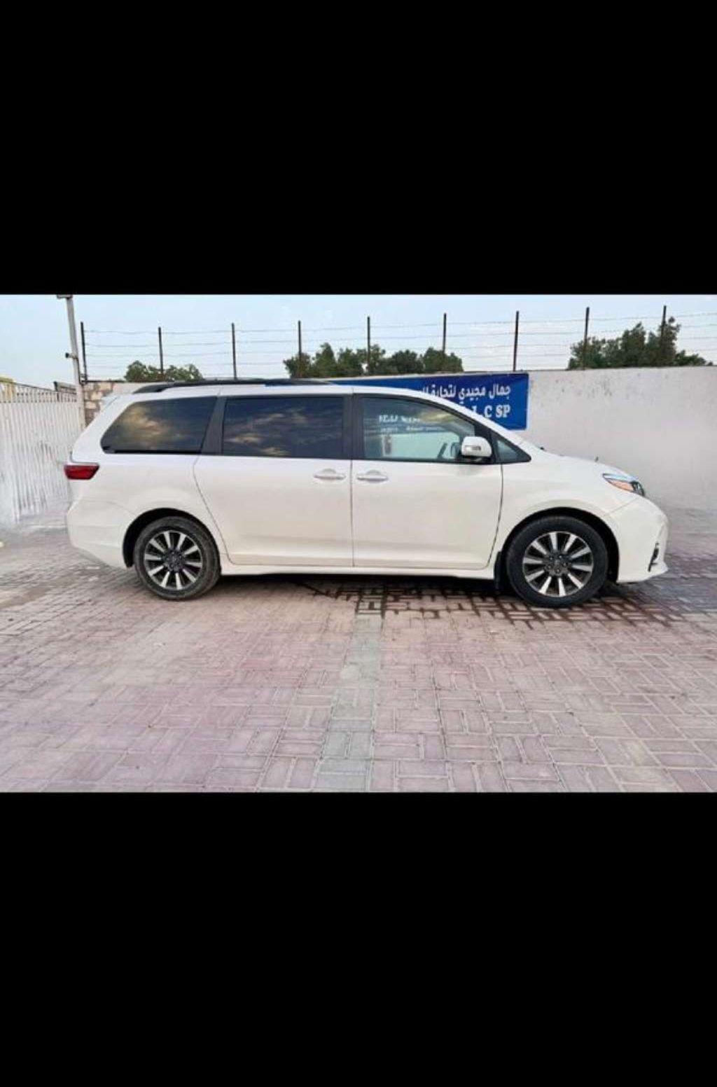 2018 تويوتا سيينا
