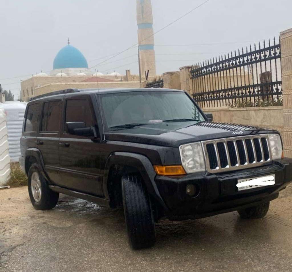 2008 جيب كوماندر