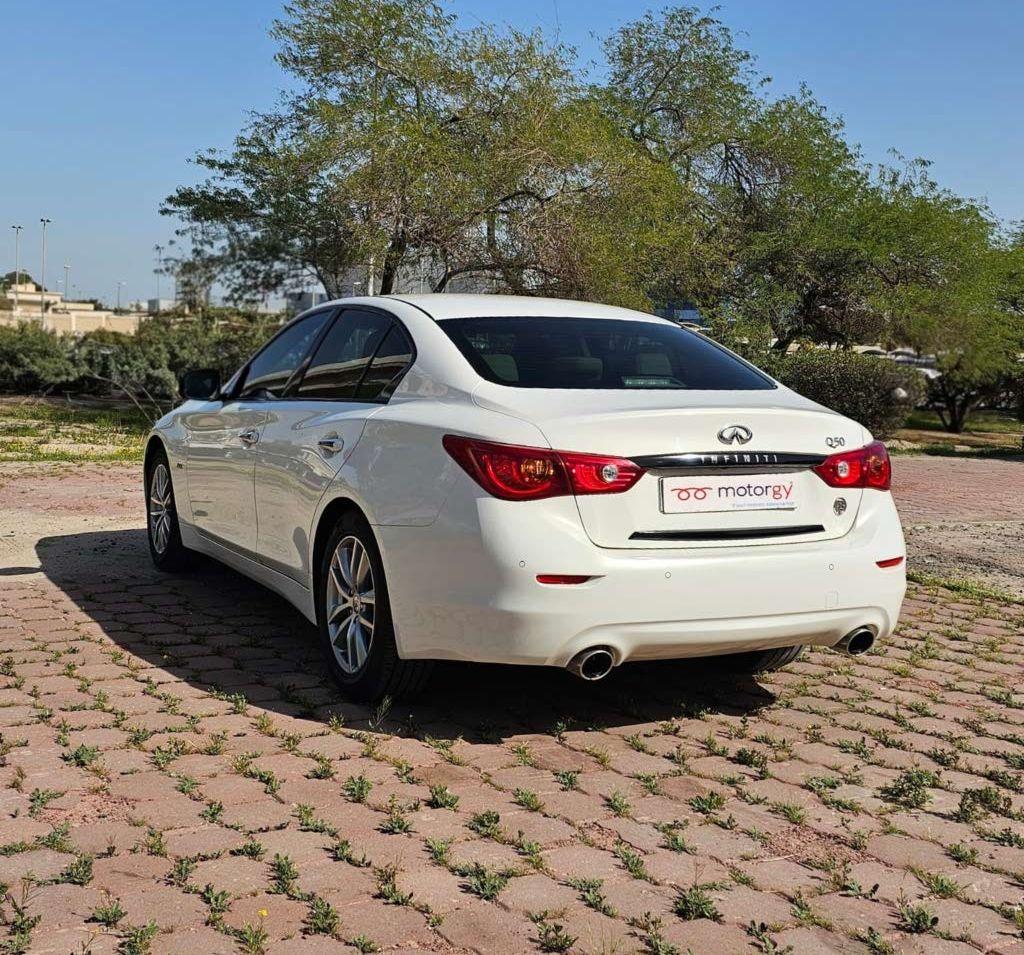 2016 إنفينيتي Q50