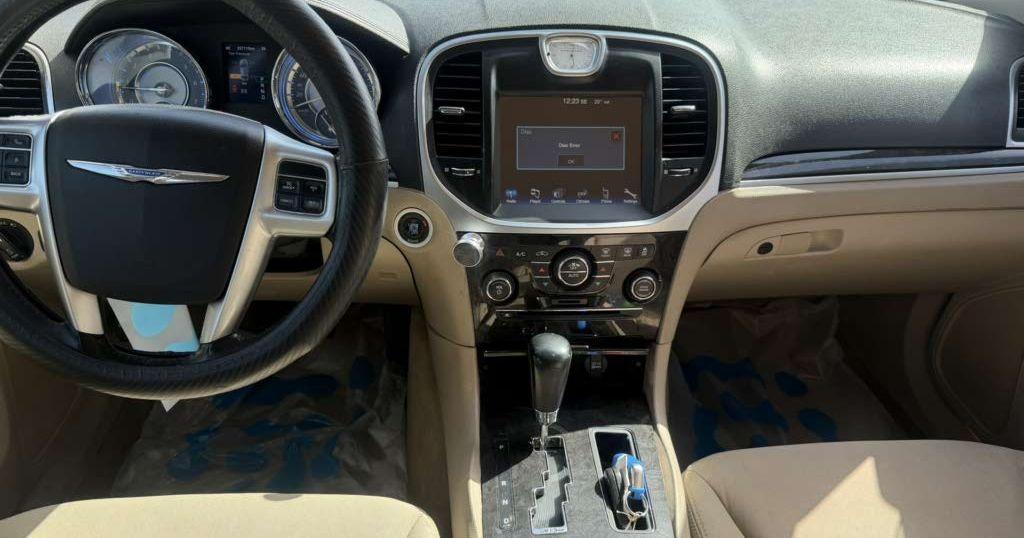 2013 كرايسلر 300