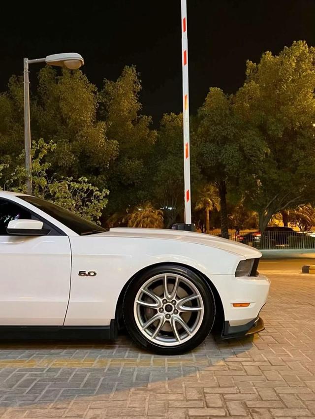 موستنق 2011