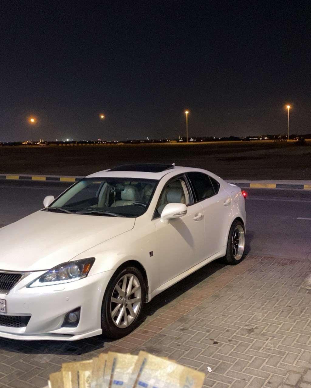 2011 لكزس IS