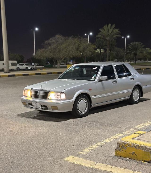 نيسان سيدرك v6