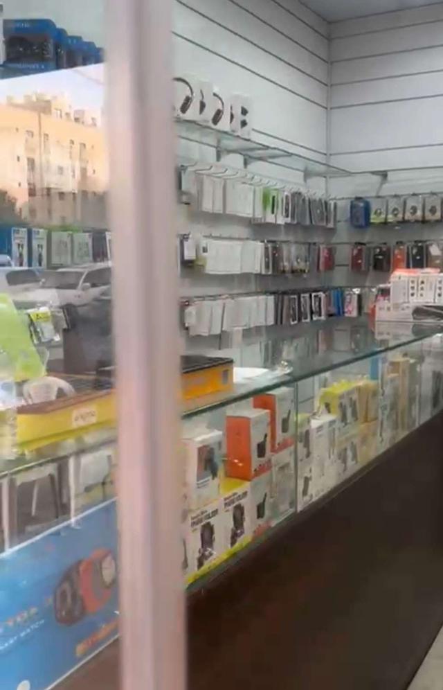 محل للبيع ب