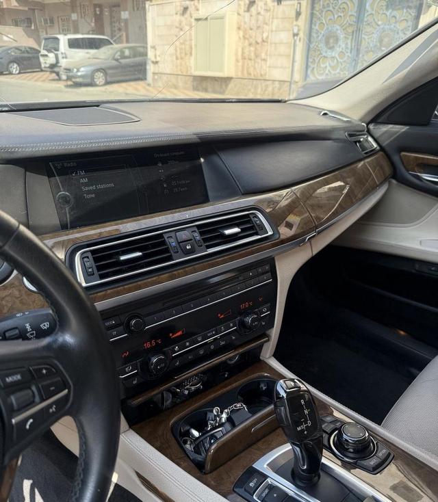 بي ام 750