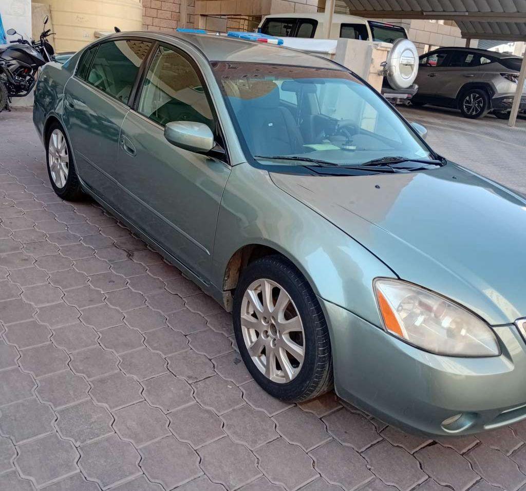2005 نيسان التيما