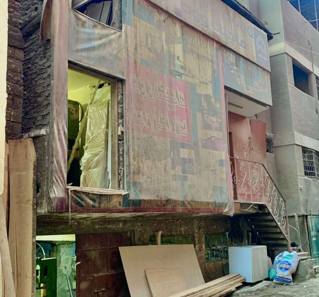 مصنع 200 متر