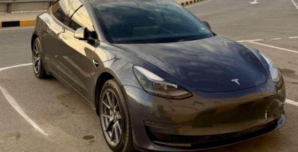 2022 تيسلا موديل