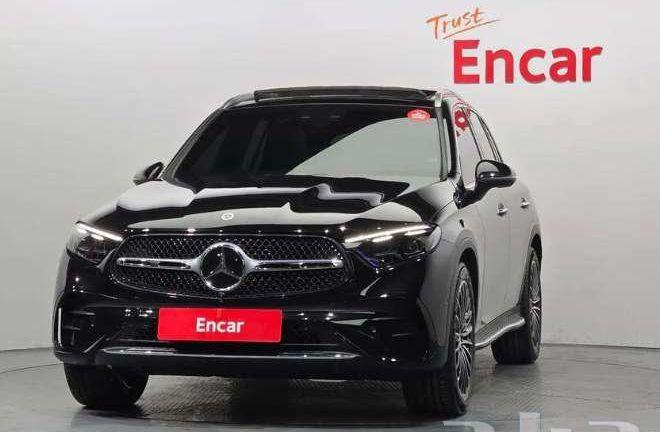 مرسيدس glc300 2024