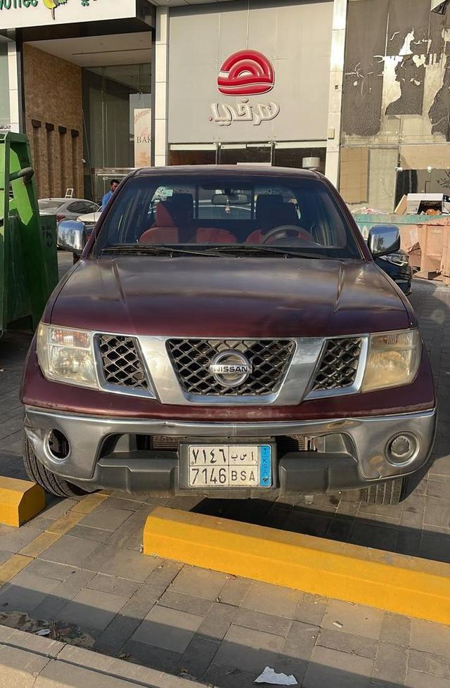 نيسان نافارا 2008