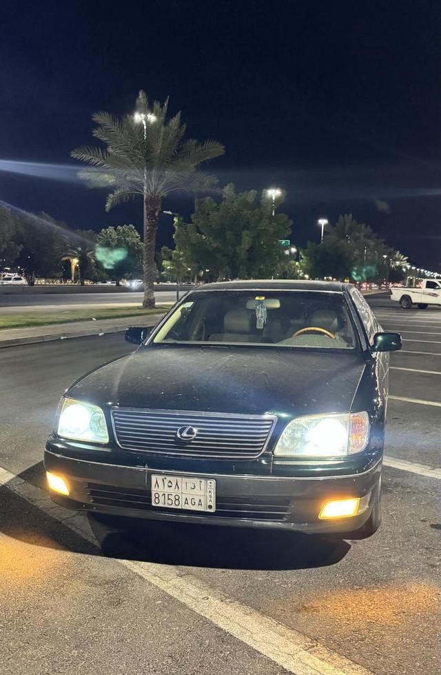 لكزس LS 400